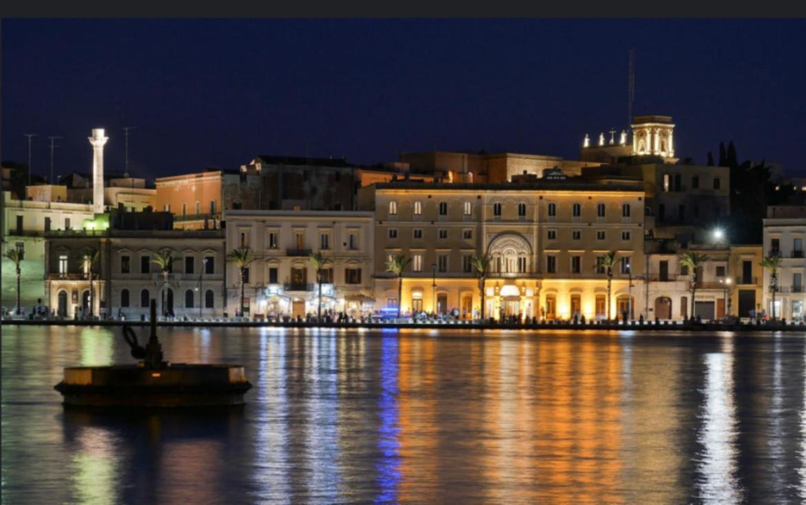 Flora House Hotel Brindisi Luaran gambar